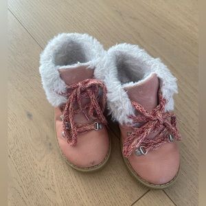 Girls boots